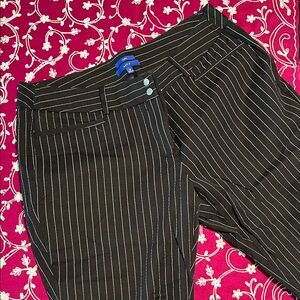 Apt. 9 Women's Black Pinstriped Cropped Pants